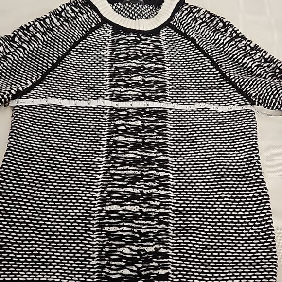 Lord & Taylor Knitted Crew Neck Long Sleeves Sweater Small Black & White - Picture 8 of 16